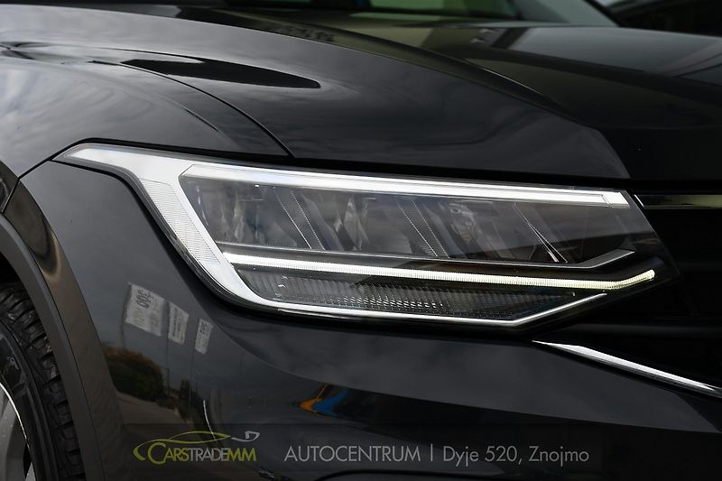 Volkswagen Tiguan 2.0TDi DSG NAVI TAŽNÉ ČR 1.M - fotka 52 z 53