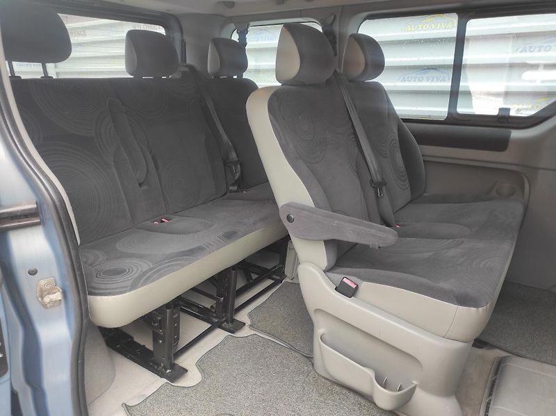 Renault Trafic 2,5dCi 107kW Passenger 7 míst - fotka 14 z 20
