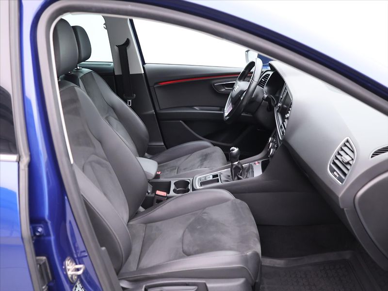 Seat Leon 1,4 TSI 92kW Xcellence CZ DPH - fotka 11 z 30