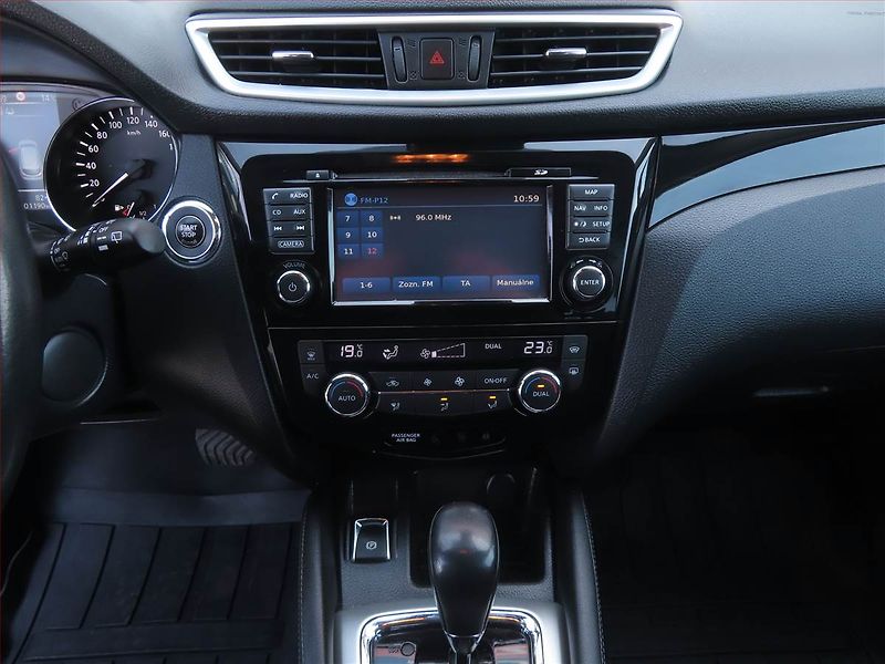 Nissan Qashqai (2016) Premier Edition 1.2 DIG-T - fotka 12 z 23