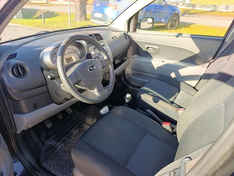 Subaru Justy 1.0i - fotka 6 z 12