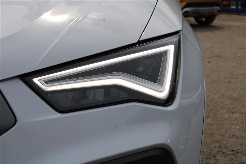 Seat Ateca 2,0 TDI  ČR,1.MAJ,A/T,4x4,FR - fotka 38 z 40