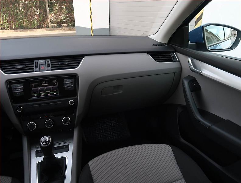 Škoda Octavia (2016) 2.0 TDI, 4X4, Serv.kniha - fotka 8 z 14
