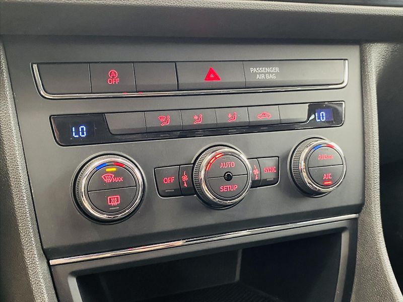 Seat Leon 1,4 TSI 92 kW Style LED - fotka 17 z 25