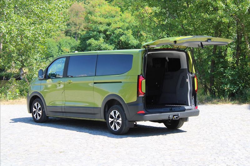Volkswagen Caravelle 2.0 TDI L/DSG/ZÁR/DPH/CZ - fotka 10 z 45