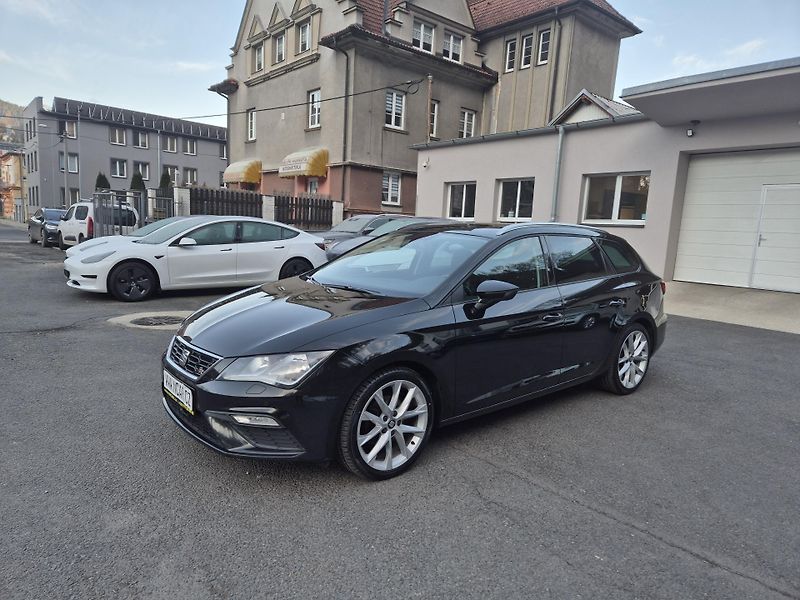 Seat Leon ST FR 2,0TDi 110kw DSG 18ALU - fotka 2 z 43