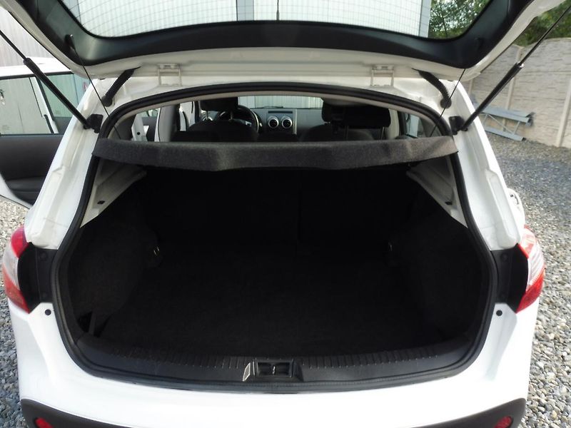 Nissan Qashqai 1.5DCi 110PS NAVI STK TOP STAV - fotka 129 z 189