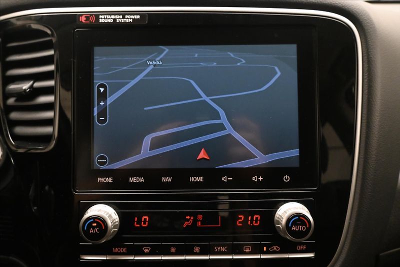 Mitsubishi Outlander 2,4 PHEV Intense+ 4WD Záruka a - fotka 20 z 32
