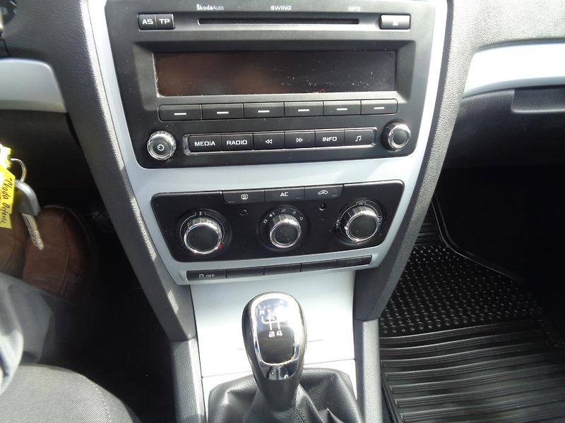 Škoda Octavia 1,6 TDI - fotka 16 z 17