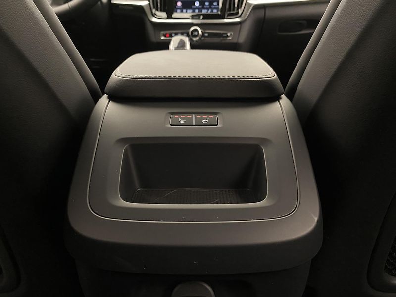 Volvo V90 CC B5 AWD BRIGHT PLUS AUT - fotka 33 z 63