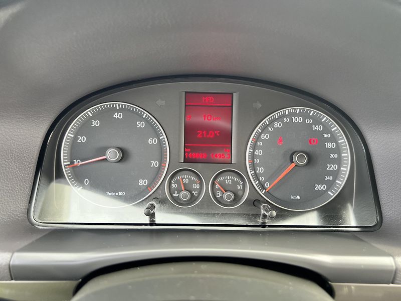Volkswagen Touran 1.6 MPI 75KW,7MÍST,DIGI,NAVI - fotka 38 z 46