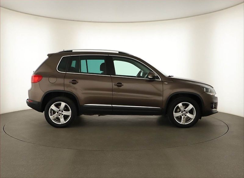 Volkswagen Tiguan (2014) 2.0 TDI, 4X4, Navi, Tempomat - fotka 6 z 14