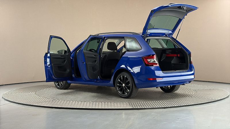 Škoda Fabia 1.0 TSI Black Combi - fotka 7 z 24