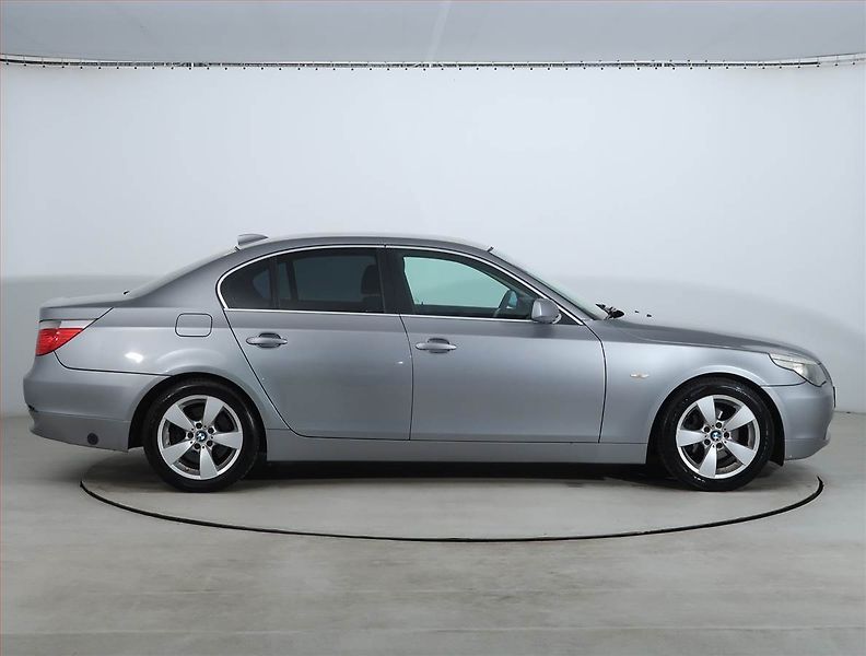 BMW Řada 5 (2004) 520i, LPG, po STK, CZ doklady - fotka 6 z 19