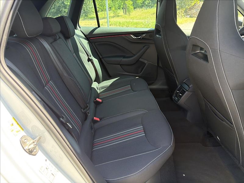 Škoda Kamiq 1,5 TSI 110 kW DSG Monte Carlo - fotka 15 z 36