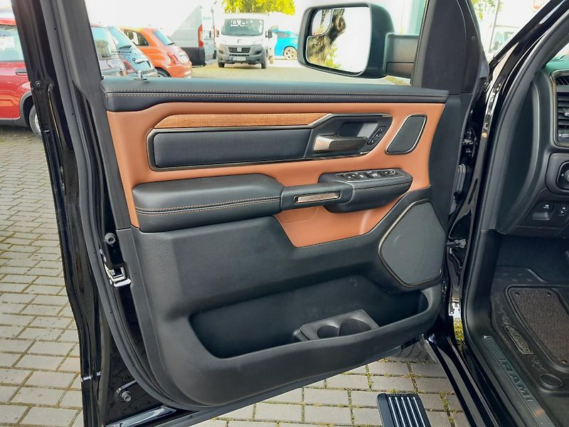 Dodge RAM (2025) 1500, 5.7 V8  Longhorn MY24 - fotka 20 z 41