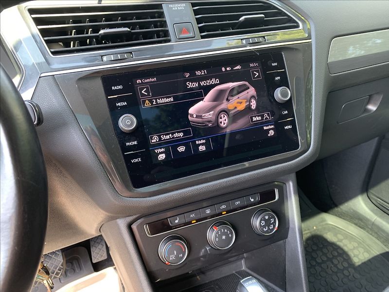 Volkswagen Tiguan 2,0 TDI 4X4 DSG 140KW PANORAMA - fotka 18 z 28
