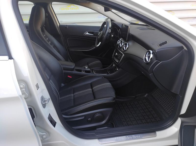 Mercedes-Benz GLA 200d 4MATIC,AT,ČR - fotka 10 z 42