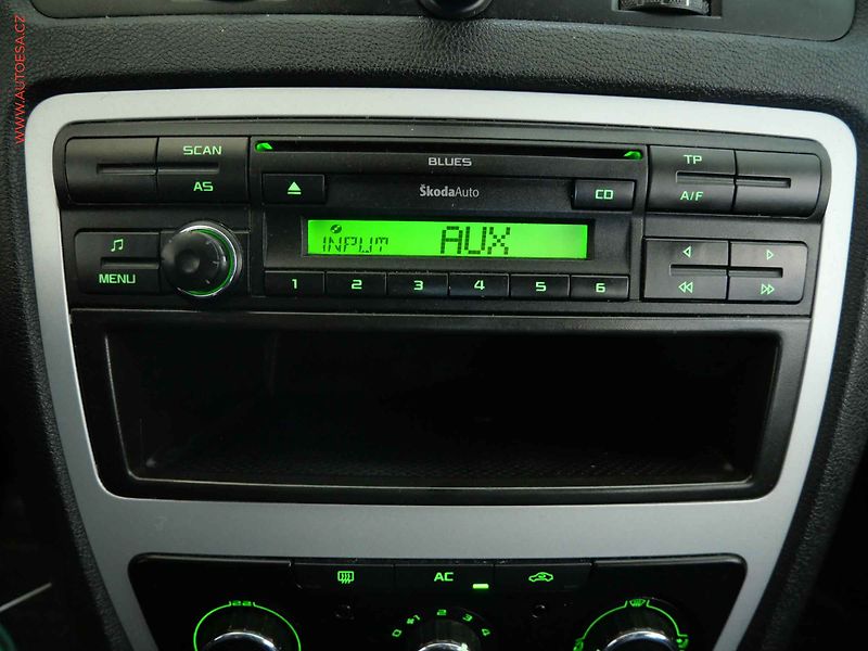 Škoda Octavia (2009) 1.9TDi, ČR, AC - fotka 16 z 20