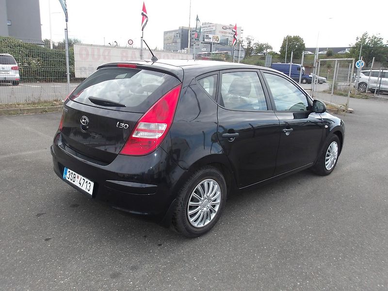 Hyundai i30 1,4i ČR NAJ.100000km !!! - fotka 9 z 35