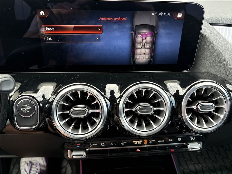 Mercedes-Benz GLA 250 e EQ Plug- in Hybrid - fotka 19 z 33
