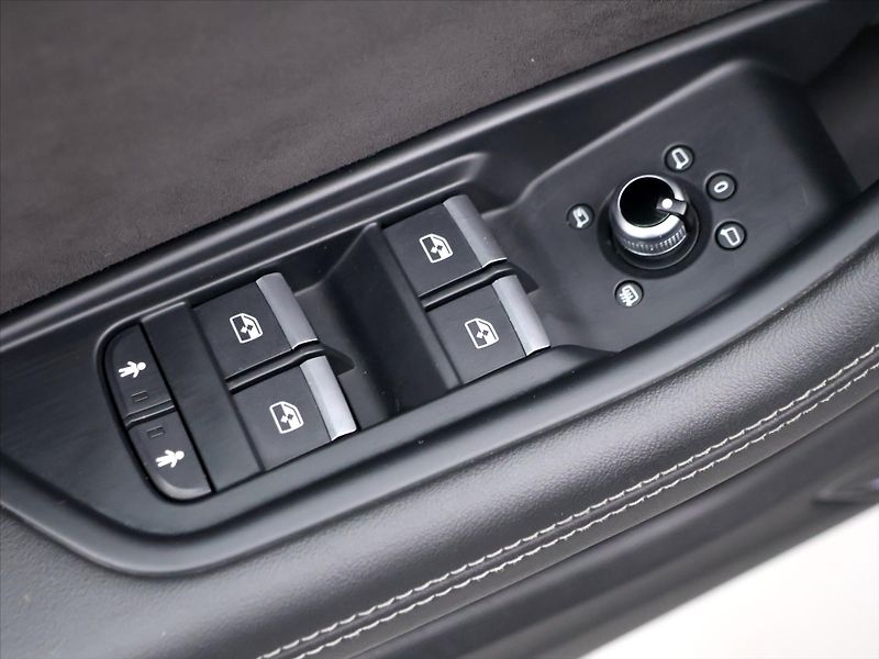 Audi A4 3,0 TDI 200kW quattro Navi - fotka 15 z 36