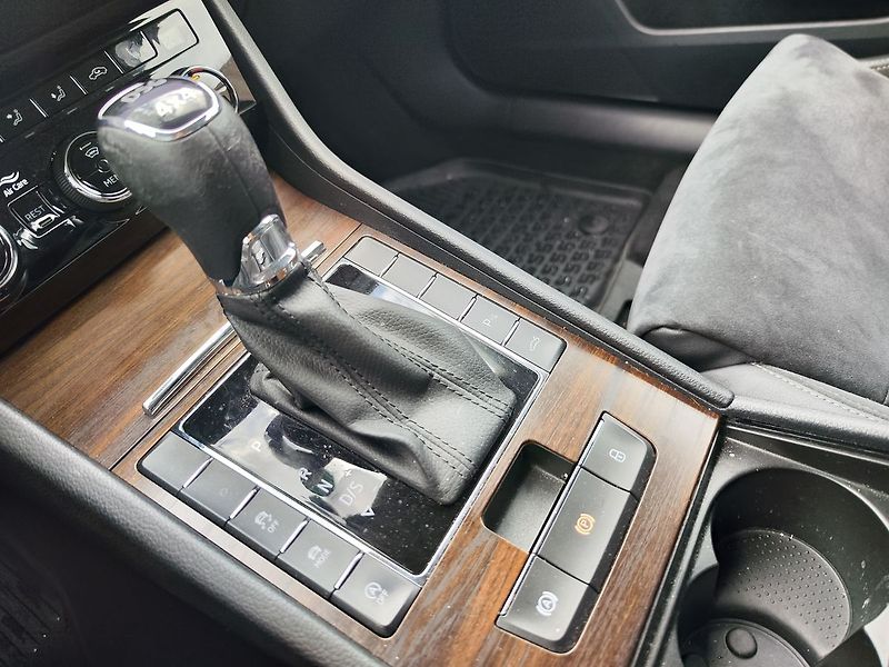 Škoda Superb 2.0 TDi/147kW Scout DSG 4x4 - fotka 26 z 39