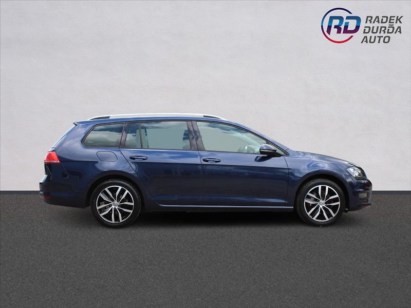 Volkswagen Golf 1,4 TSI  VÝHŘEVY,TAŽNÉ,BIXENON - fotka 4 z 28