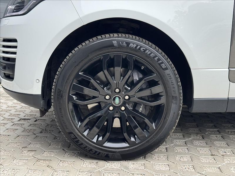 Land Rover Range Rover 4,4 SDV8 VOGUE AWD ČR DPH - fotka 35 z 38