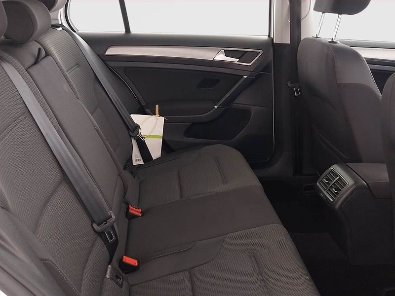 Volkswagen Golf (2016) 1.2 TSI, Serv.kniha, Tempomat - fotka 10 z 20