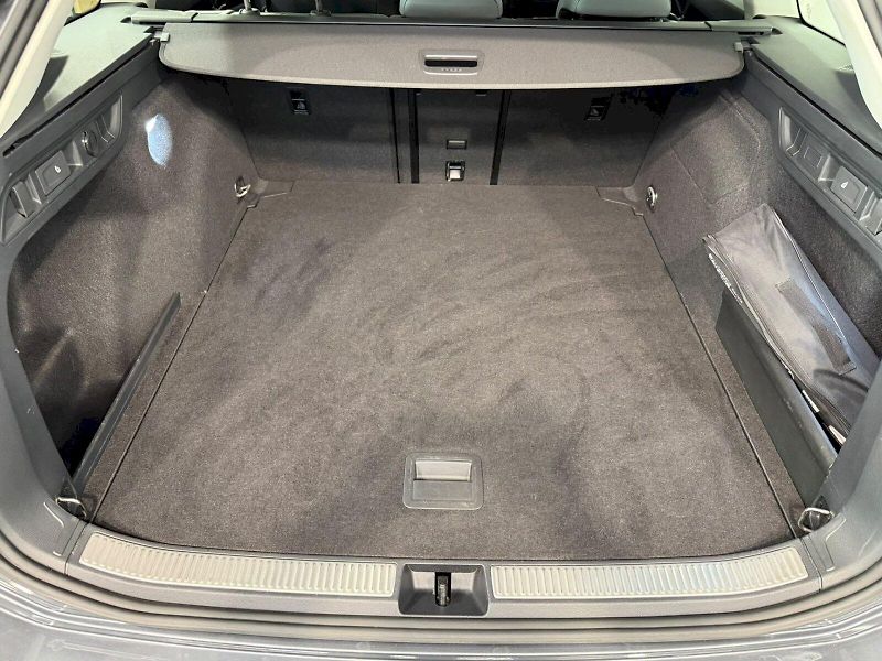 Volkswagen Passat (2024) BUSINESS 2.0TDI 110 KW DSG ZÁR - fotka 32 z 36