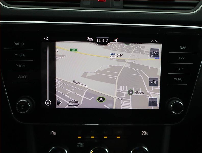 Škoda Superb (2022) 2.0 TDI - fotka 19 z 20