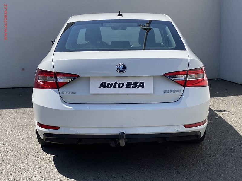 Škoda Superb (2016) 2.0 TDi, ČR, Active, TZ - fotka 5 z 16