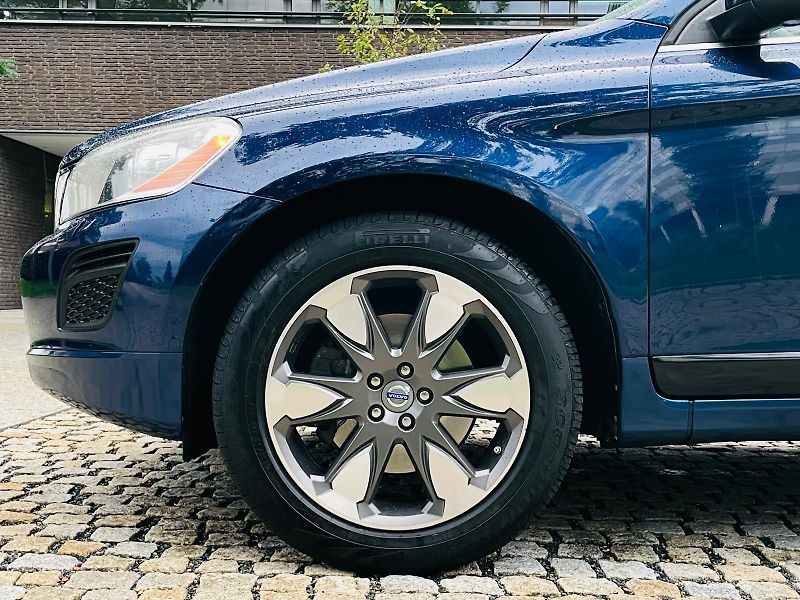Volvo XC60 2.4D5 5V 4x4 AUT TAŽNÉ SERVISK - fotka 20 z 47