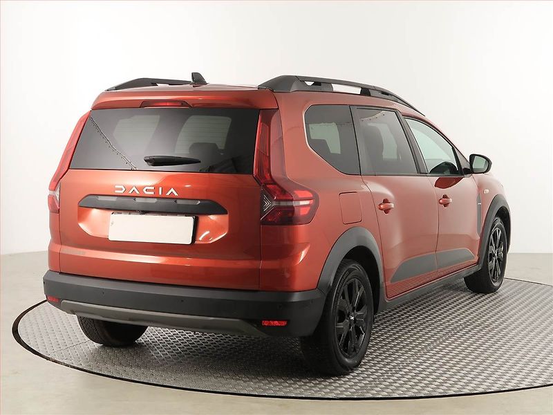 Dacia Jogger (2023) 1.0 TCe, Serv.kniha, Navi - fotka 5 z 17