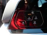Volkswagen Golf (2023) 1.0 eTSi, ČR, Life, AT, LED - náhled 14