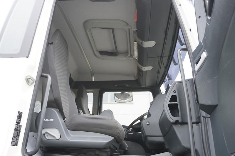 MAN TGA (2008) 35.440 8×4 / vacuum excavator - fotka 23 z 24
