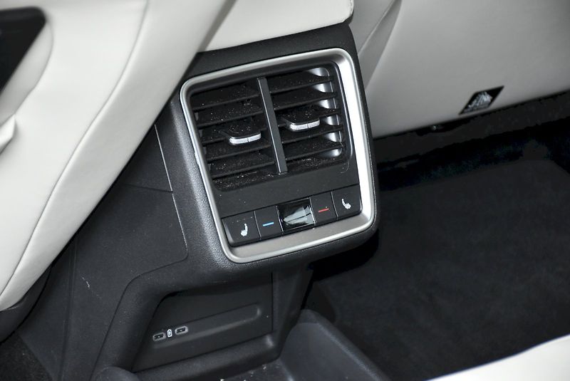 Škoda Enyaq (2025) 85X L&K 210 kW 4x4 - fotka 23 z 30