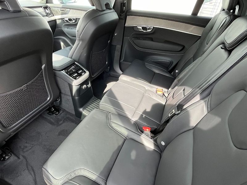 Volvo XC90 PLUS DARK T8 RECHARGE AWD 335k - fotka 15 z 22
