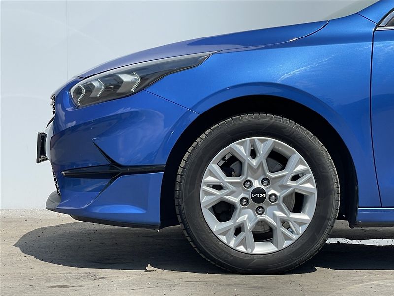 Kia Ceed 1,5 T-GDI Combi Top PDC  SW - fotka 19 z 22