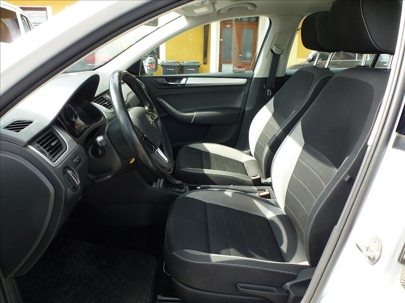 Škoda Rapid 1,4 TSI DSG Automat Spaceback - fotka 17 z 47
