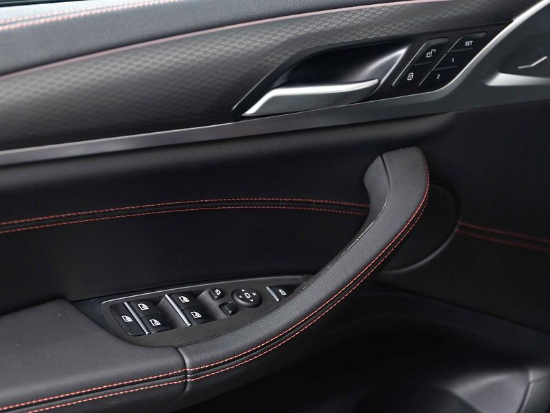 BMW X4 xDrive30d - fotka 17 z 24