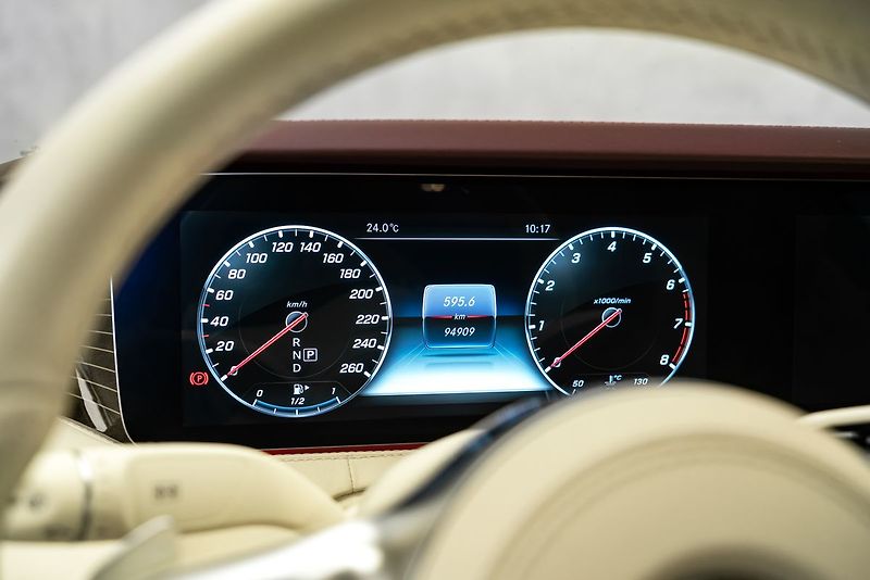 Mercedes-Benz Třídy S 560 Coupe 4M Designo - fotka 24 z 25
