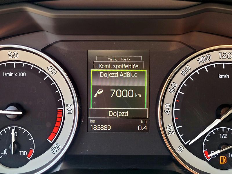 Škoda Superb TDi DSG 4x4 190k *CEBIA*       - fotka 43 z 49