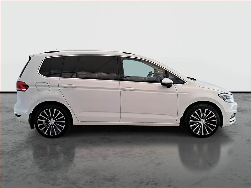 Volkswagen Touran (2018) R-Line 1.5 TSI - fotka 6 z 21