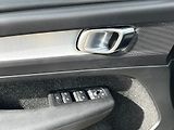 Volvo XC40 Momentum Pro T3 FWD 120kW - náhled 21