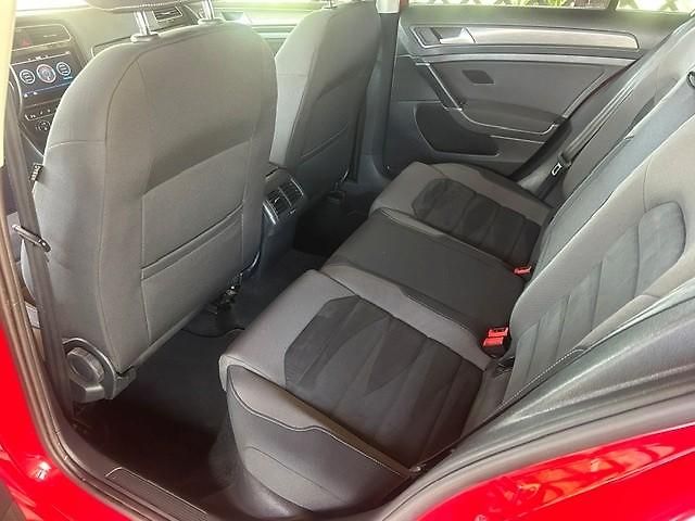Volkswagen Golf Variant 1,6TDi DSG F1 LED MATRIX NAVI - fotka 20 z 51