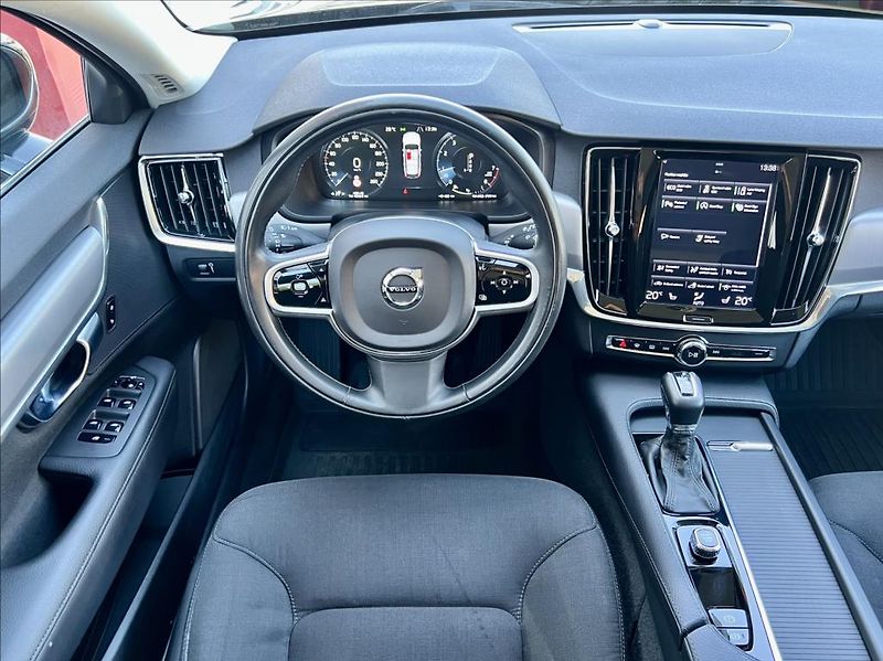 Volvo V90 2,0 T4 Drive-E R-Design Auto - fotka 23 z 48