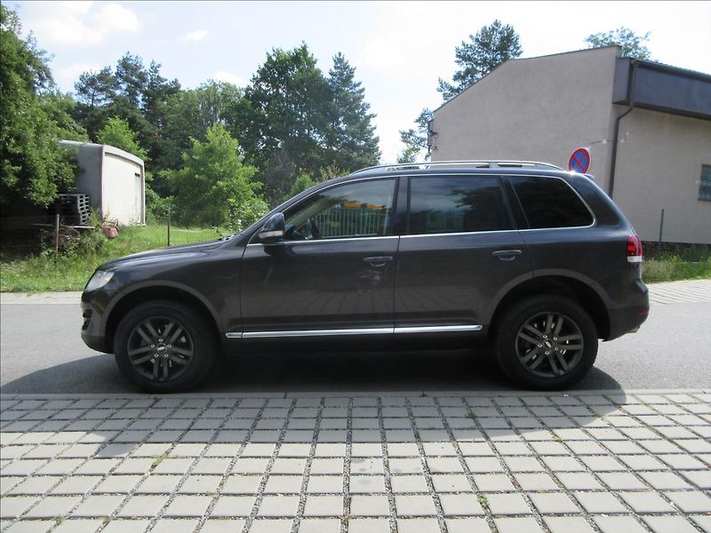 Volkswagen Touareg 3,0 TDi, Navi, Kůže, aut. Tažn - fotka 6 z 36