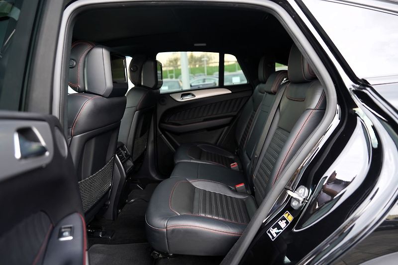 Mercedes-Benz GLE 350d 4Matic AMG/260PS - fotka 29 z 45